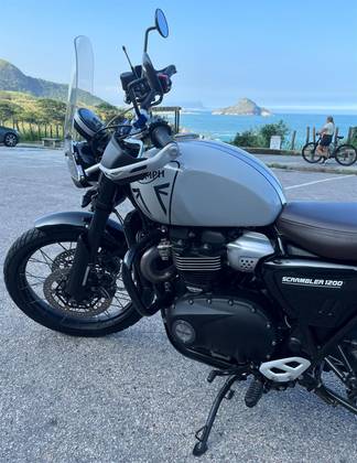 TRIUMPH BONNEVILLE SCRAMBLER 1200 X TRIUMPH BONNEVILLE SCRAMBLER 1200 X